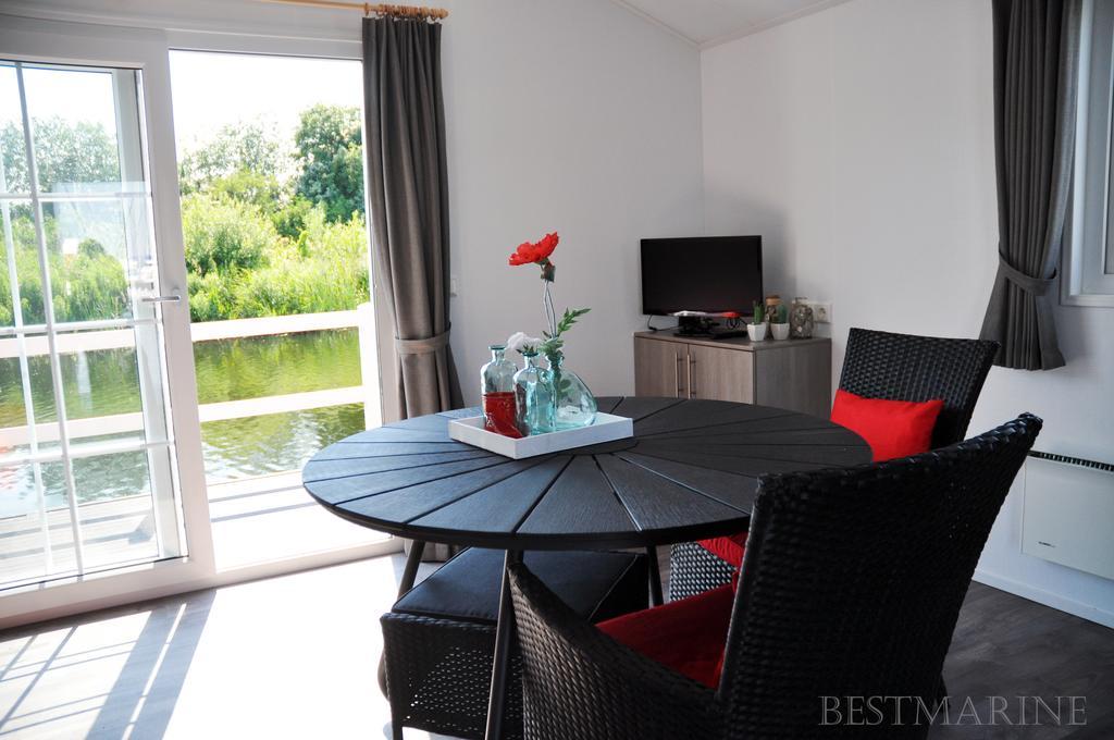 Bestmarine Waterchalets Flevo Marina Lelystad Værelse billede