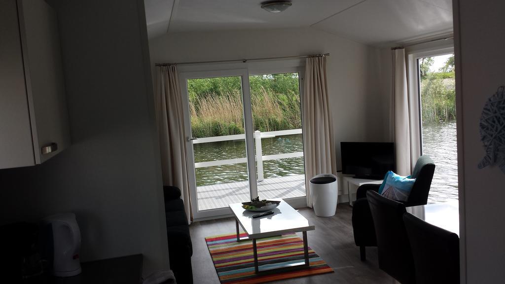 Bestmarine Waterchalets Flevo Marina Lelystad Eksteriør billede